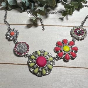 NWOT Lia Sophia Springtime Blossoms Statement Necklace